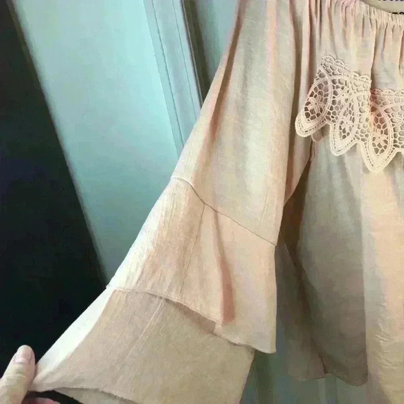 Unique Spectrum Women’s 3X Blouse Peach Gauze Lace Trim Double Bell Sleeves NWT - Picture 5 of 8